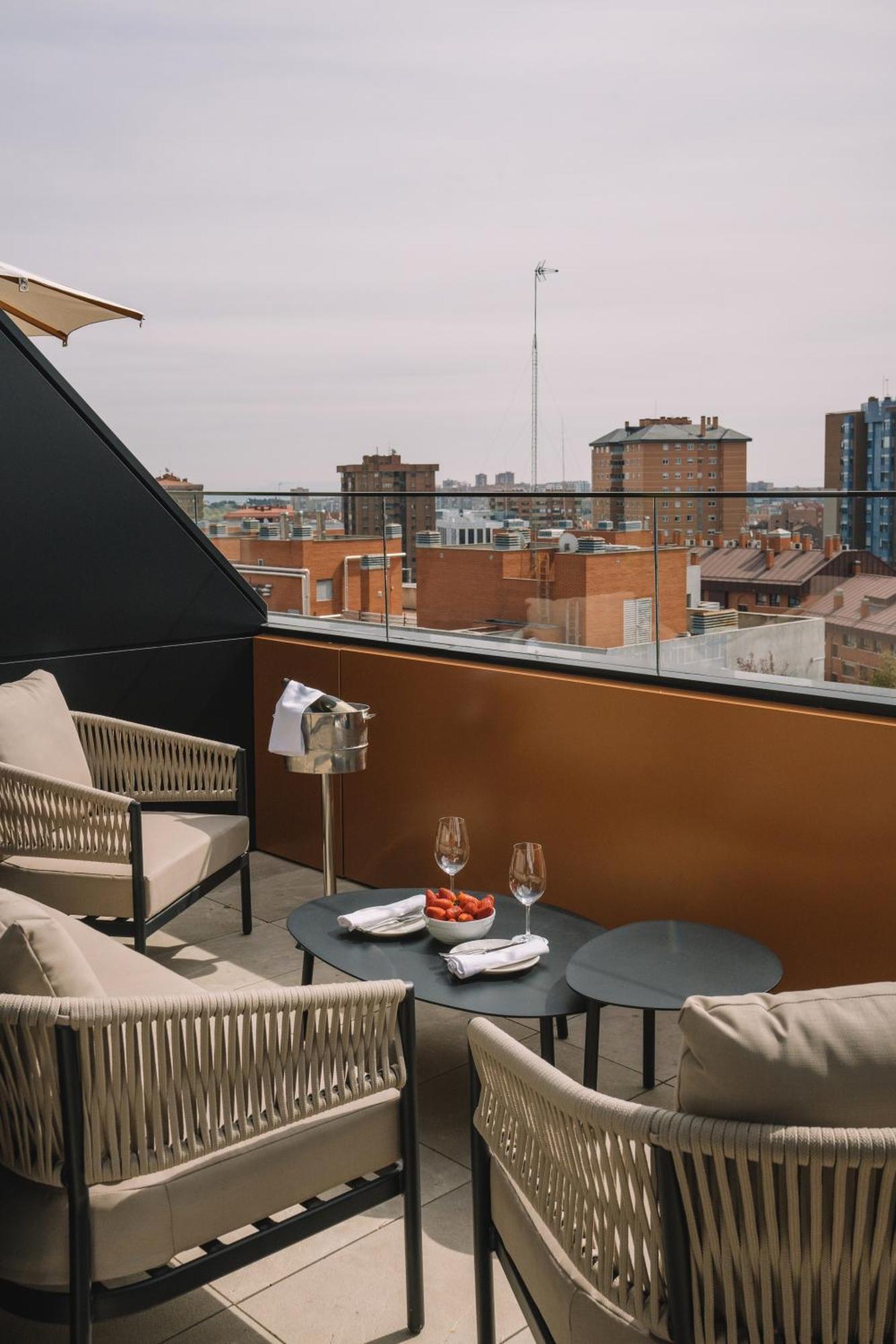 Hotel Pinar Plaza Мадрид Екстериор снимка